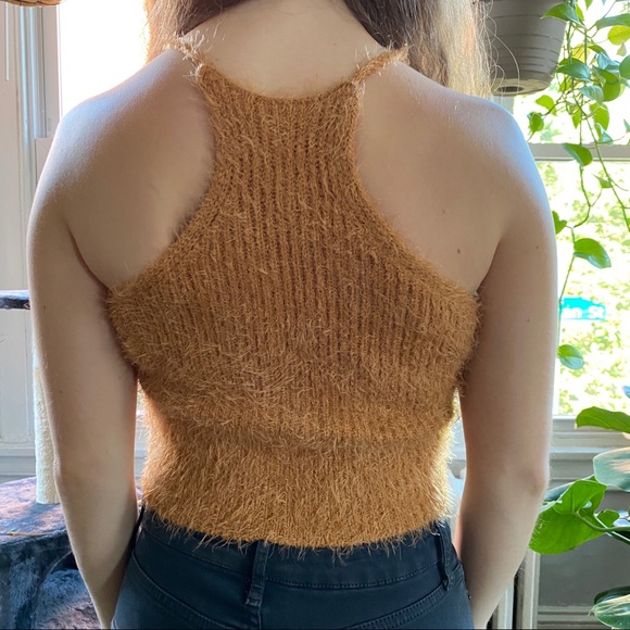 Fuzzy crop top - Picture 2 of 2